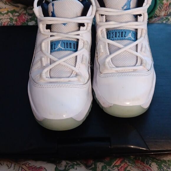 Nike Jordan Retro Low - Picture 2 of 6